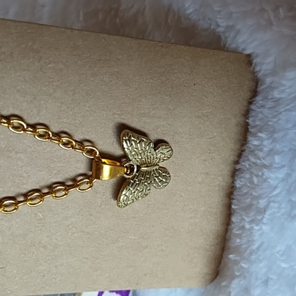 Handmade - Gold butterfly necklace - Picture 2 of 3